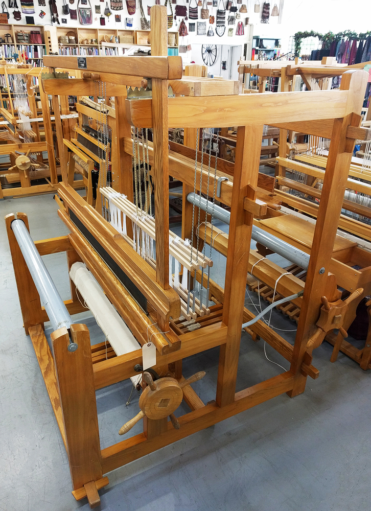 Used Cranbrook with Four Shafts Used Floor Looms