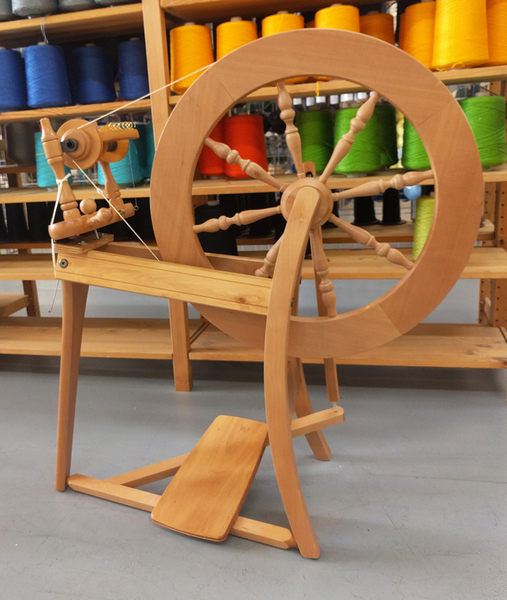 Used Ashford Traditional with Upright Kate and Five Bobbins | Used Spinning Wheels
